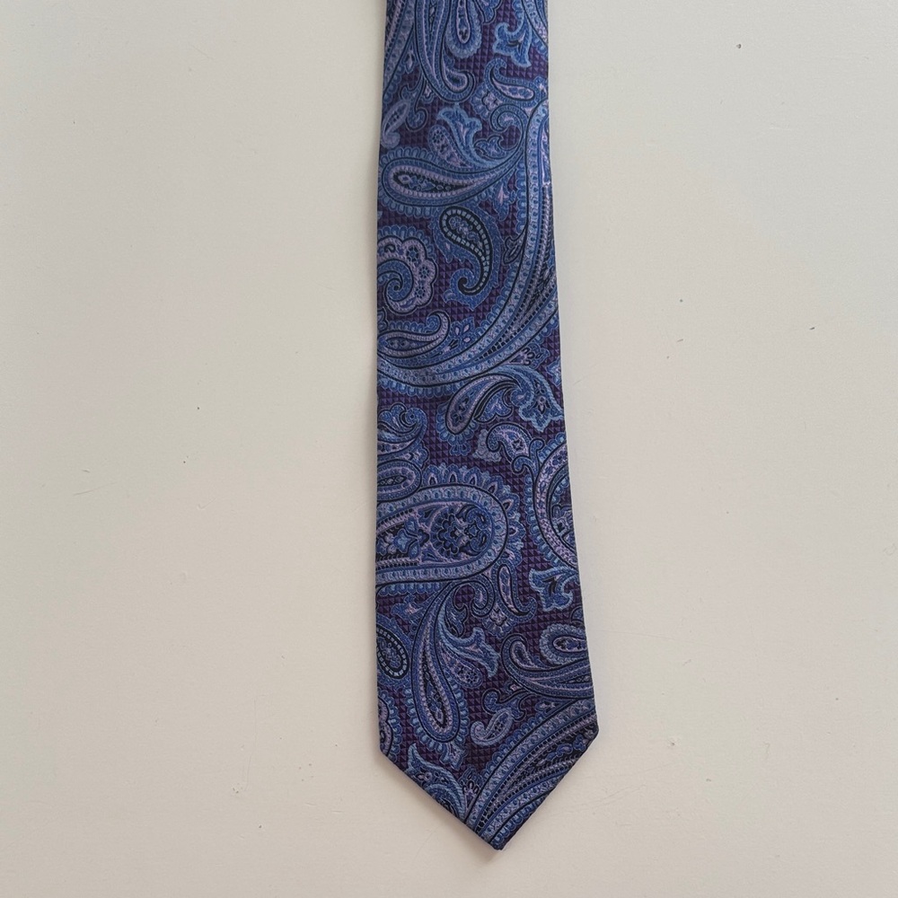 Bloomingdale's Navy Paisley Tie
